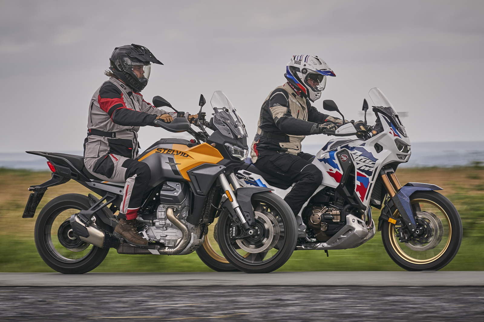 Honda Africa Twin CRF 1100 vs Moto Guzzi Stelvio